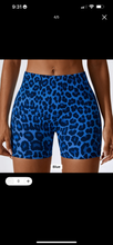 Load image into Gallery viewer, Seamless Printed Gym shorts
